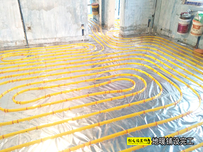 新房裝修水電和地暖先做哪個，能一起鋪嗎？